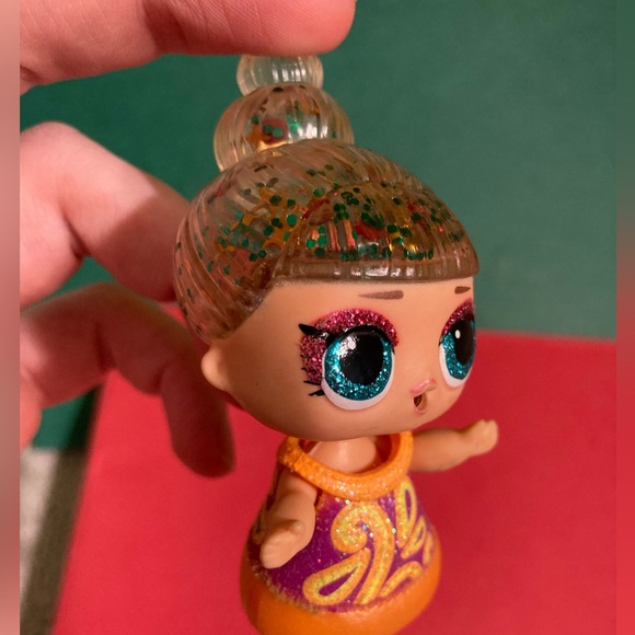 B1G2 - Groovy Retro LOL Surprise Tot Doll - Buy 1, Get 2 FREE - Picture 3 of 4